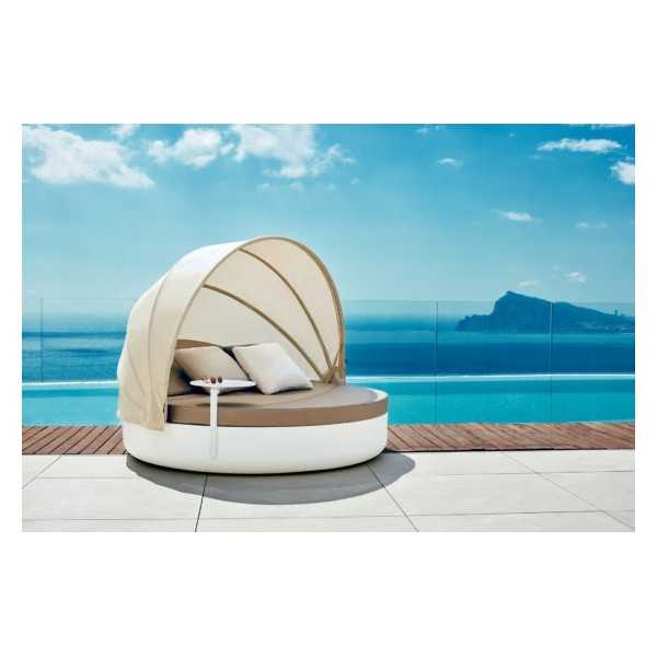 Vondom ULM DAYBED Inclinable Parasol Mat on Swimming Pool Terrace with Overflow and Sea