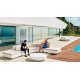 Une partie de la collection VELA de Vondom avec Canape Table Basse et Bain de Soleil Rond Inclinable