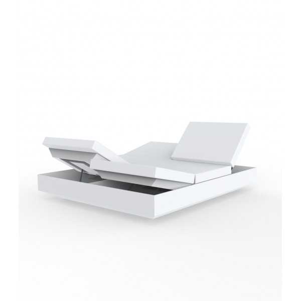 Sunbed Vela Daybed Square Matt Color White Ice by Vondom with 4 Reclining Backrests