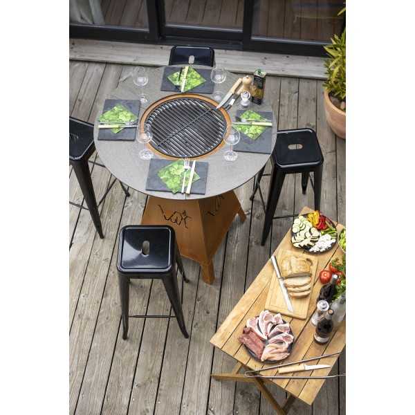 Table haute de restaurant 4 couverts avec barbecue au charbon de bois et brasero integre style industriel MAGMA HIGH de VULX