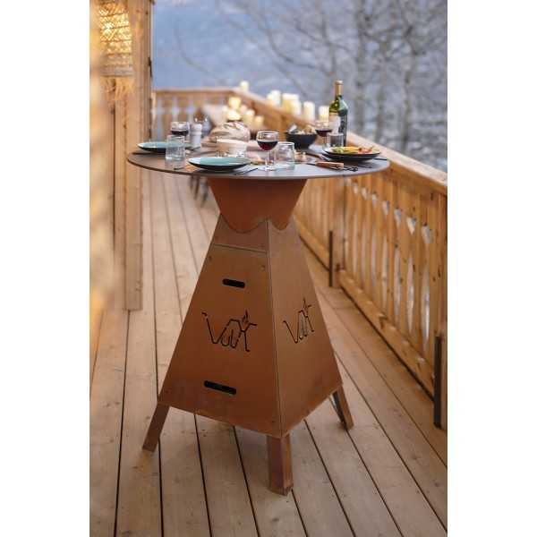 Terrasse de restaurant avec Table haute Exterieure barbecue au gaz intégré MAGMA de VULX