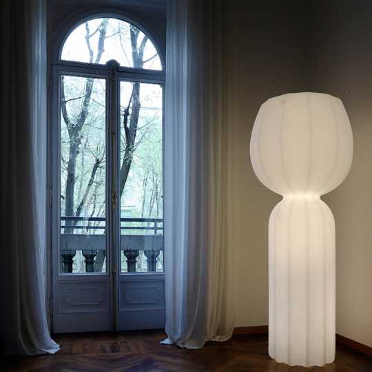 Cucun Indoor Floor Lamp - Slide Design
