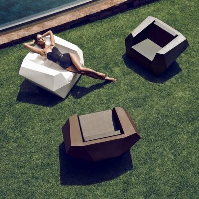 FAZ fauteuil bergère de jardin extérieure lignes déstructurées avec finitions mates - VONDOM