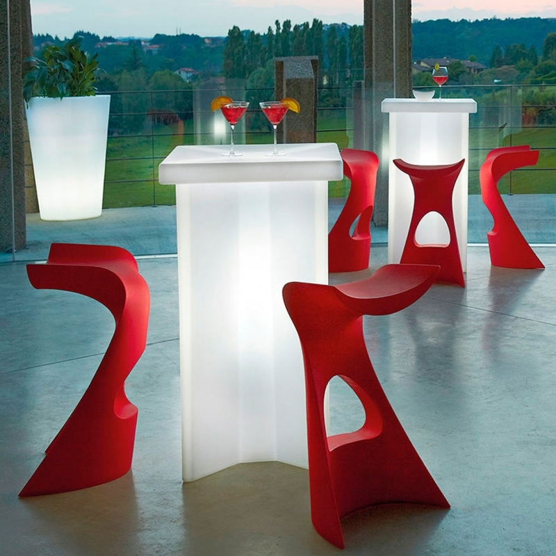 Koncord - Whaletail stool - Slide design