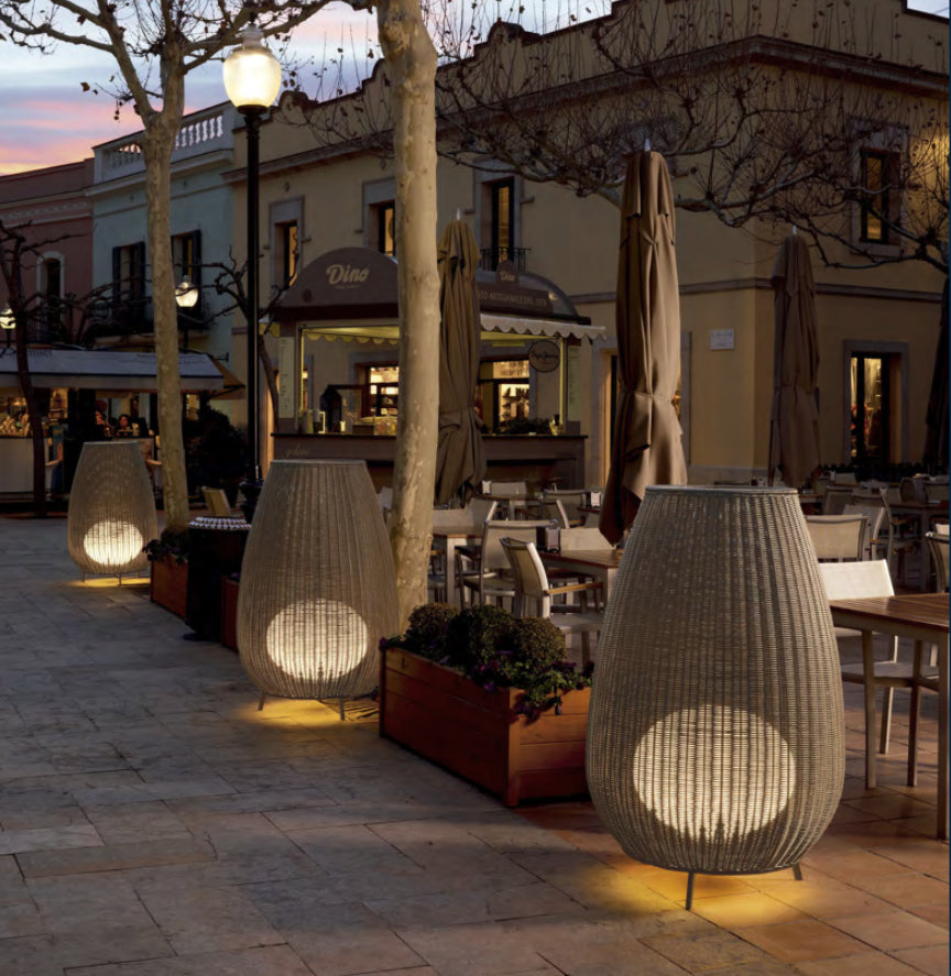Le lampadaire taille S AMPHORA 02 par BOVER