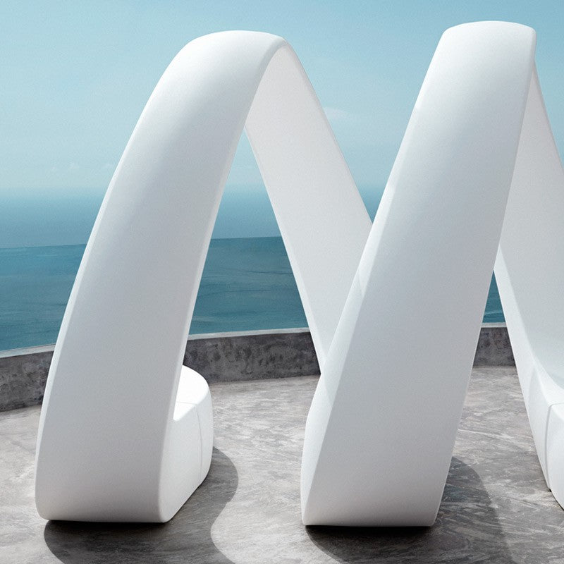 AND Bench by Vondom - Infinite loop created with the AND modules