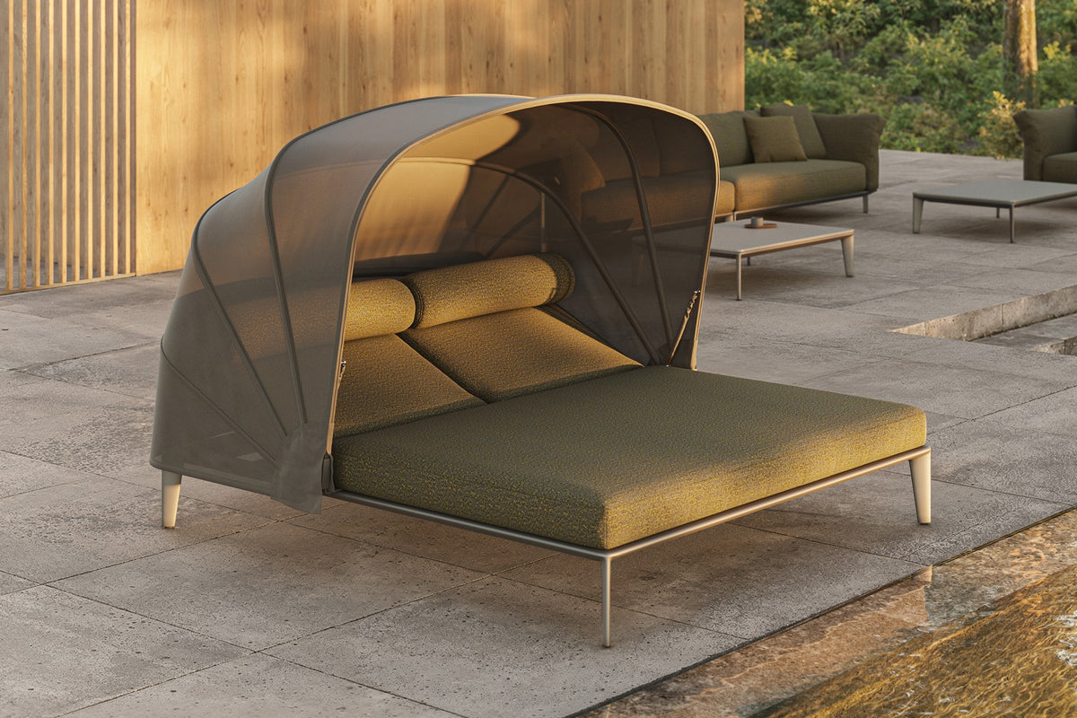PASDENA Vondom 2-seater sun lounger with sunshade on a terrace