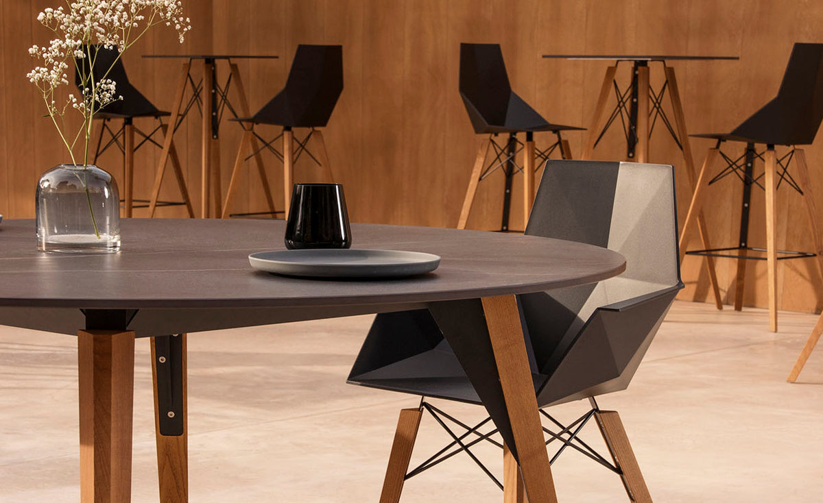 FAZ WOOD CHAIR - Geometric chair with wooden base