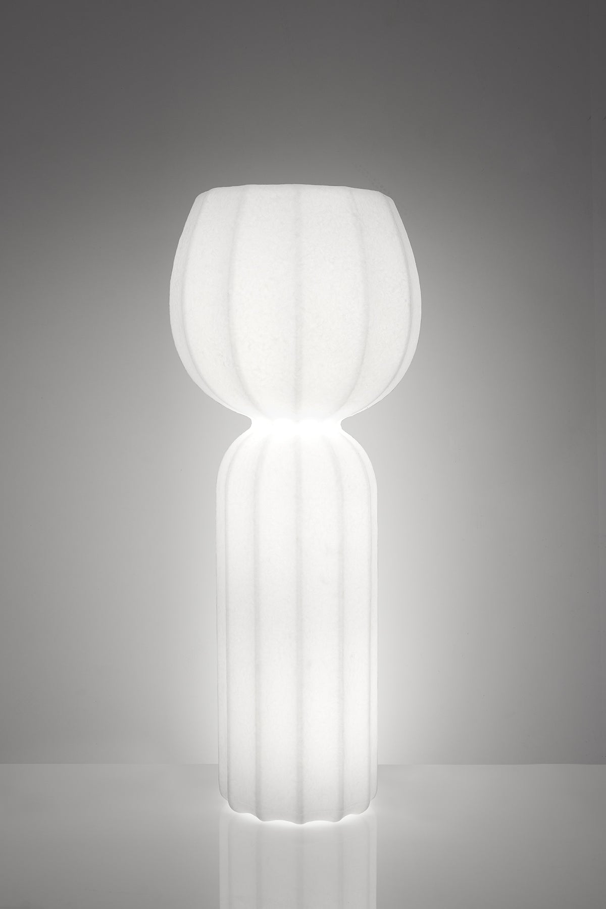 Cucun Outside Floor Lamp - Slide Design