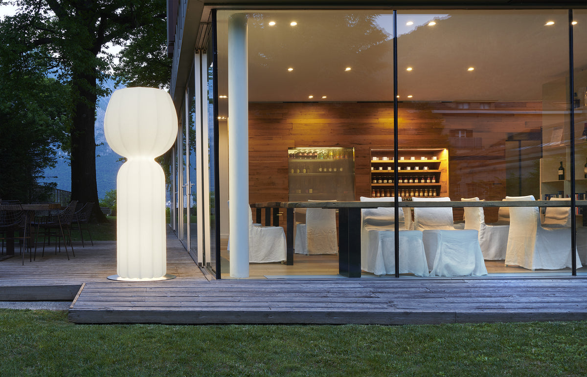 Cucun Outside Floor Lamp - Slide Design