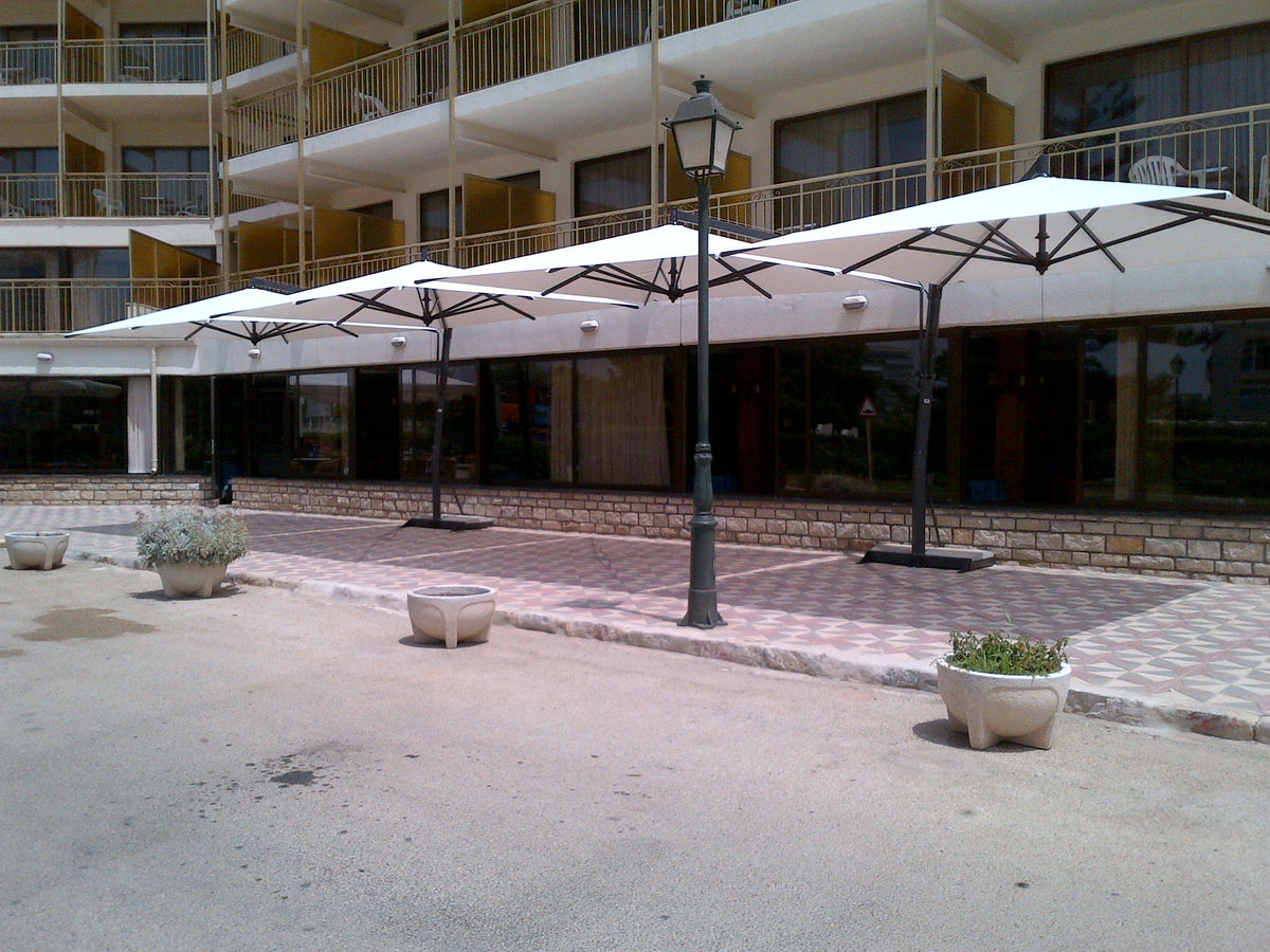 DOPPIO 600X388 - Double Parasol Déporté Mât Central pour Professionnels