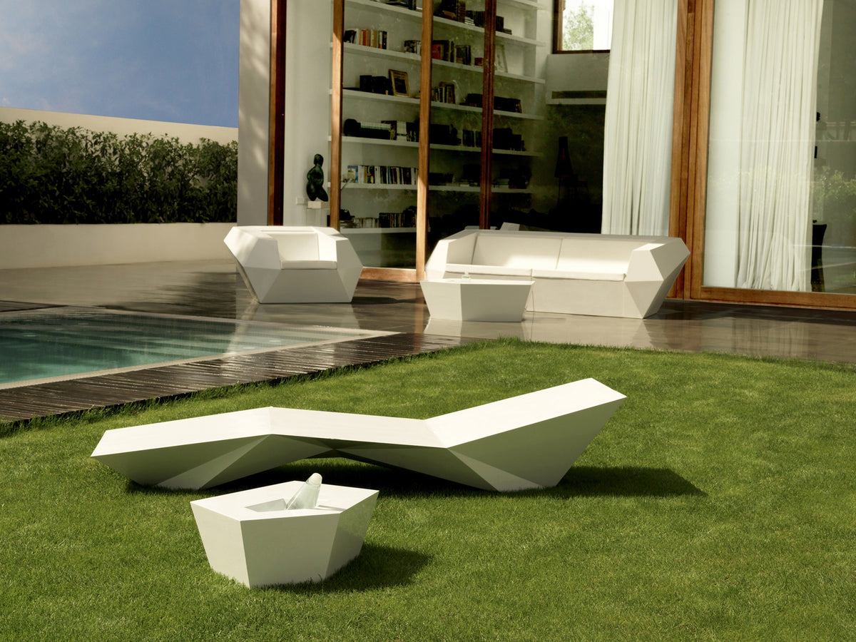 Mobilier Faz Vondom en Bord de Piscine