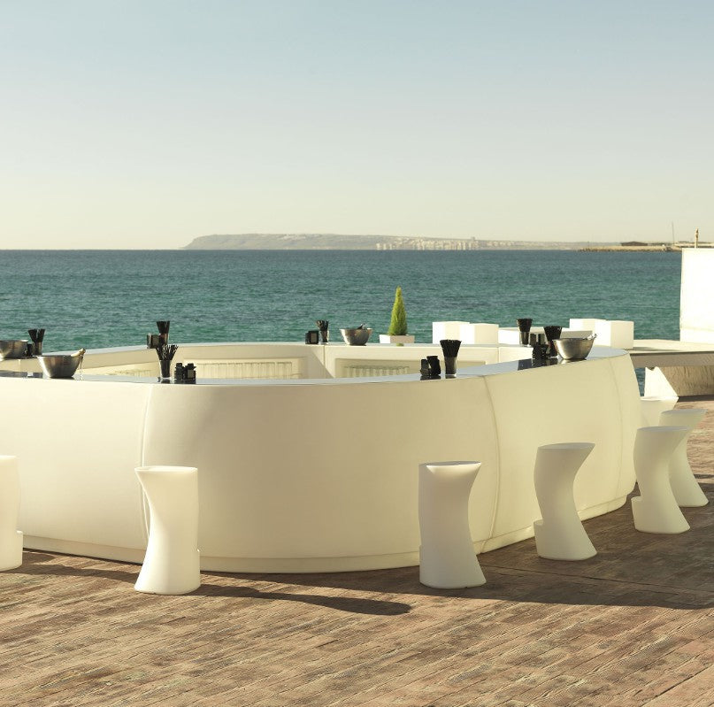 Fiesta Curva Bar (shown here in matt finish) by Vondom. Stainless Steel Tabletop (optional)