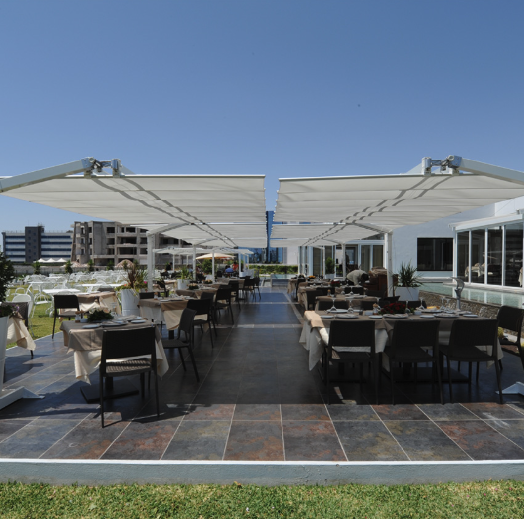 Rectangular parasol with tilting canopy - Fim