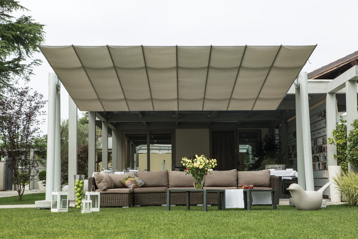 Flexy XL Umbrella is ideal for outdoor areas of Bars, Hotels, Restaurants, Clubs, Golfs...