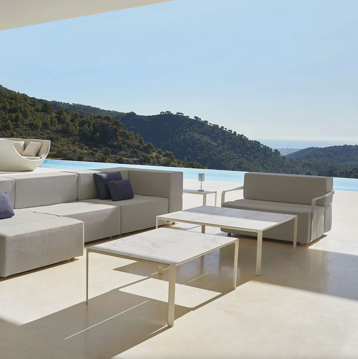 FRAME Square Coffee Table - White Aluminum Coffee Table - Vondom