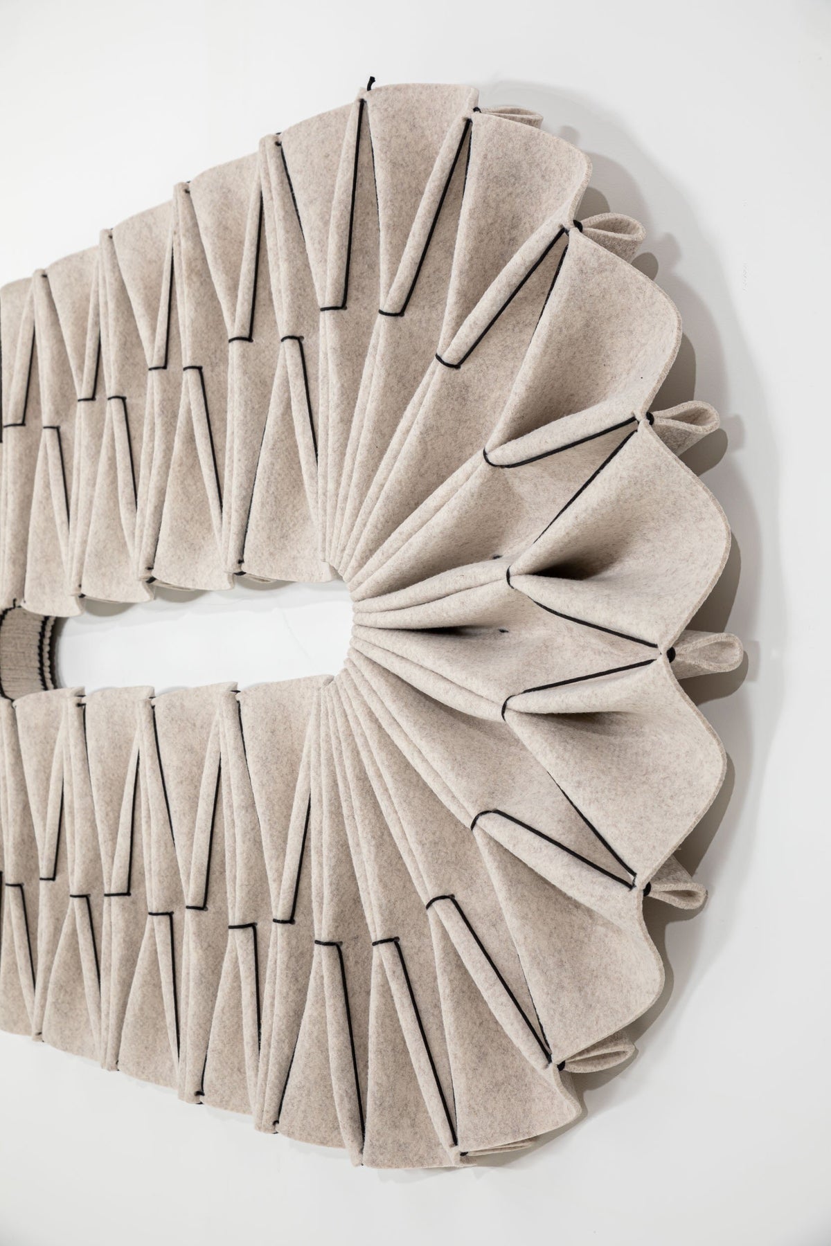 BuzziSpace PLEAT Edel Long Murale Absorption des fréquences sonores - Panneau Acoustique Mural