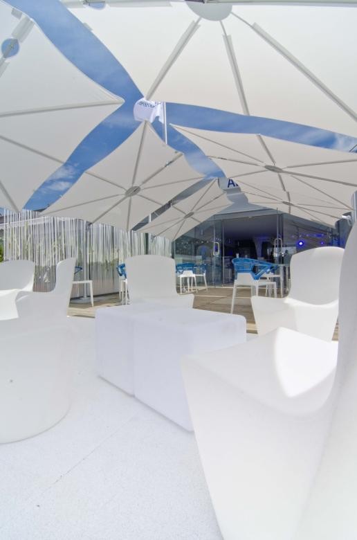 Central Pole Umbrella With 4 Canopies XXL size SPECTRA MULTI
