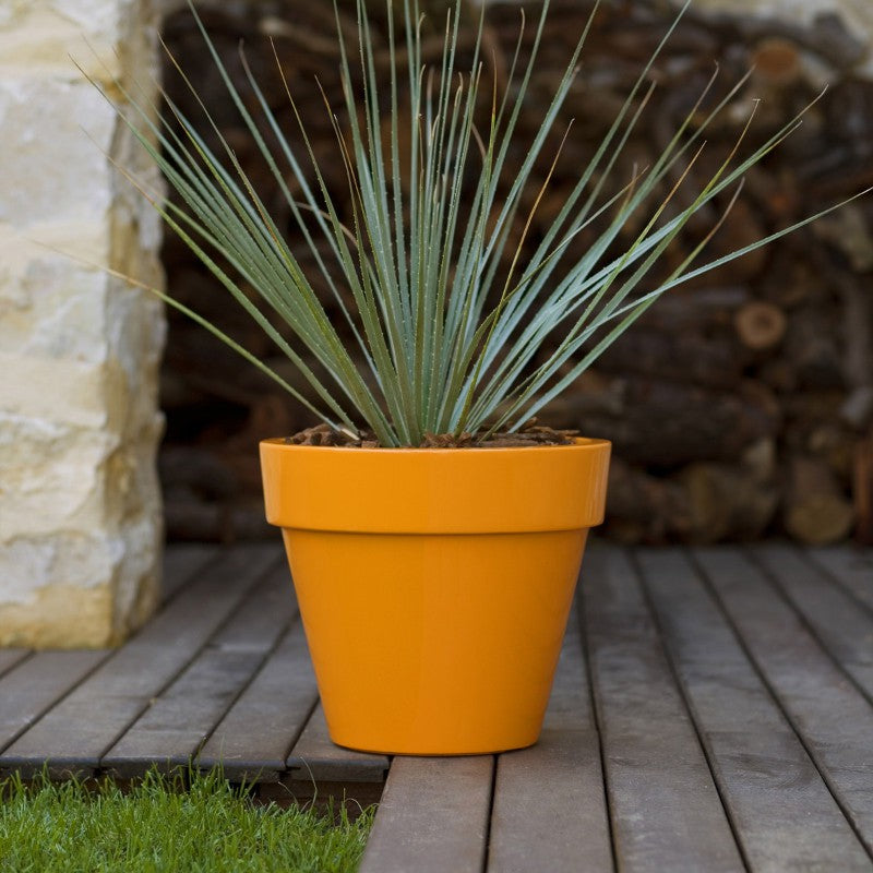 PLANTER Design Pot with Lacquered Finish by Vondom