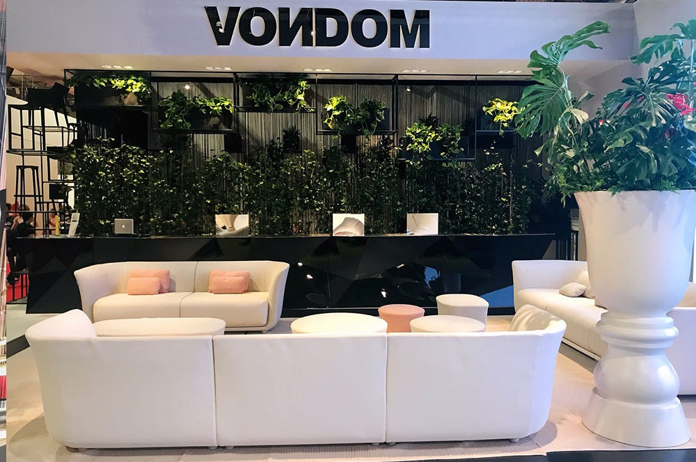 Sofa Modulable SUAVE Deux Places en Tissu Outdoor au Salon du Meuble de Milan par VONDOM