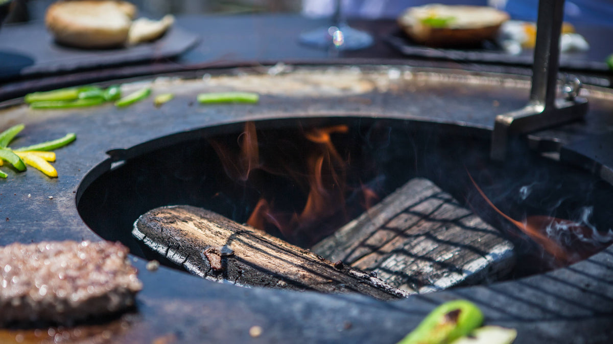 Fireplace of the two-in-one table bbq and brazier FUSION of VULX