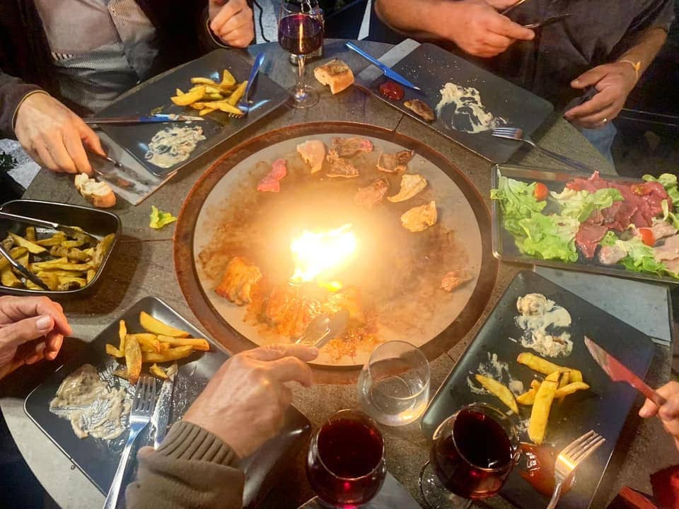 Table Plancha Bois avec un système de cuisson au bois FUSION MEDIUM BOIS